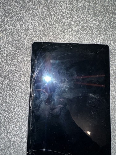 Apple iPad Air 1st Gen. 16GB Wi-Fi 9.7in - Space Grey - Picture 2 of 5