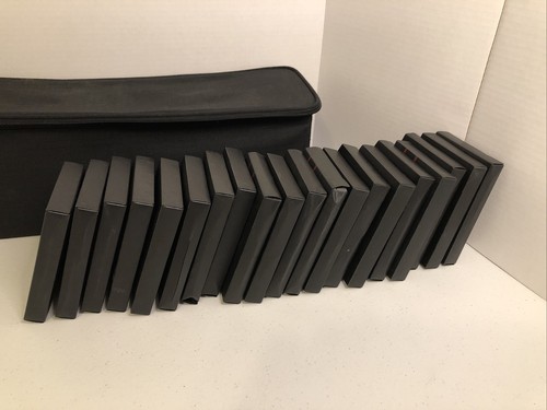 Nintendo NES Game Case Holder With 20 Dust Covers - Vintage Zip Storage - Picture 7 of 12