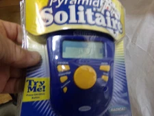 Radica Solitaire Pocket Pyramid Electronic Handheld Game 76006 New 2005 (RST)