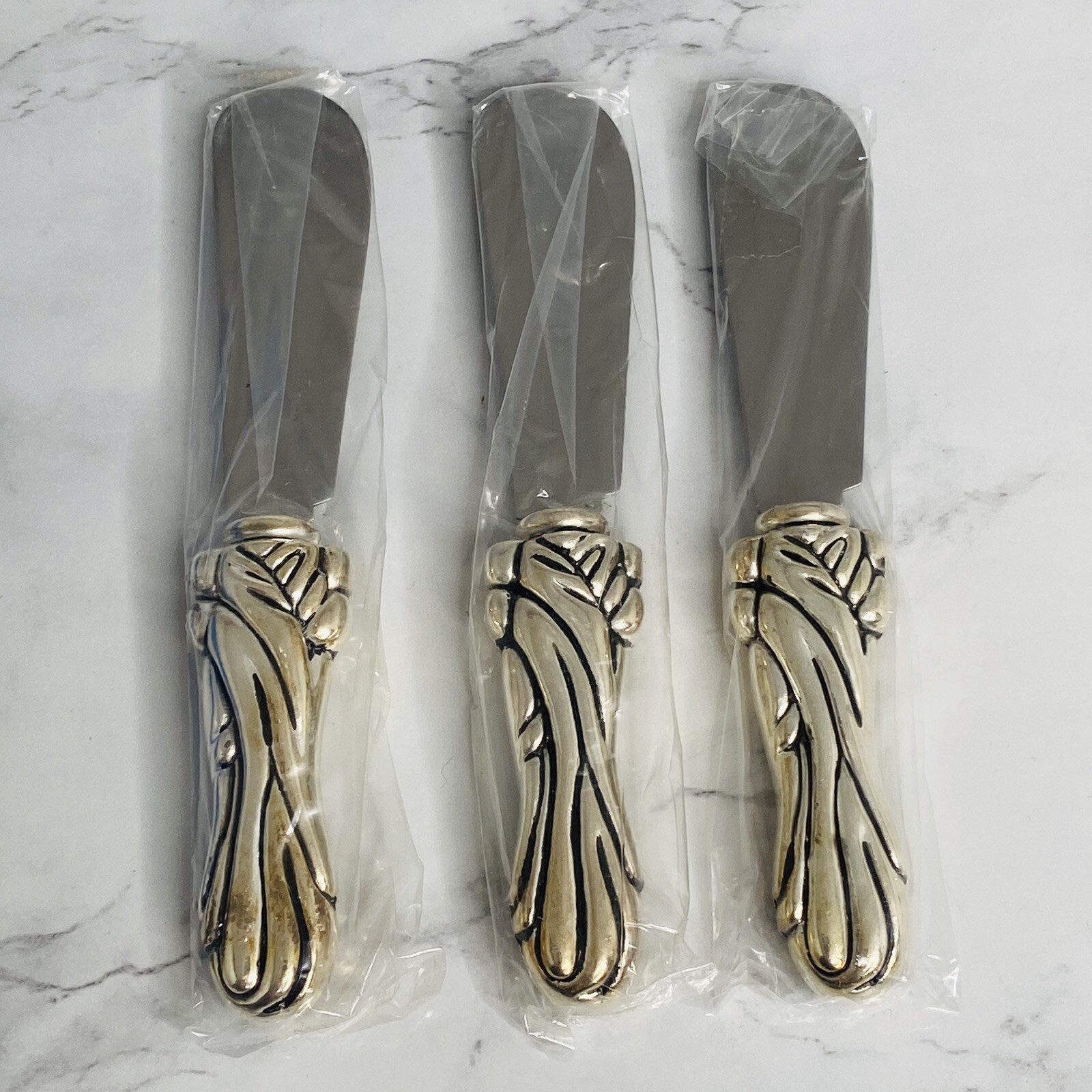 Ribbon Knife Spreader Set - (3) Knives - New in Package Sandwich Spreader