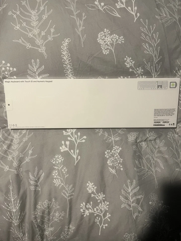 Apple Magic Keyboard with Touch ID and Numeric Keypad USB-C Silicon White A2520 - Image 2 of 4