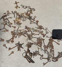 Large lot of Antique keys Skeleton Keys Small keys Jewelry Making etc