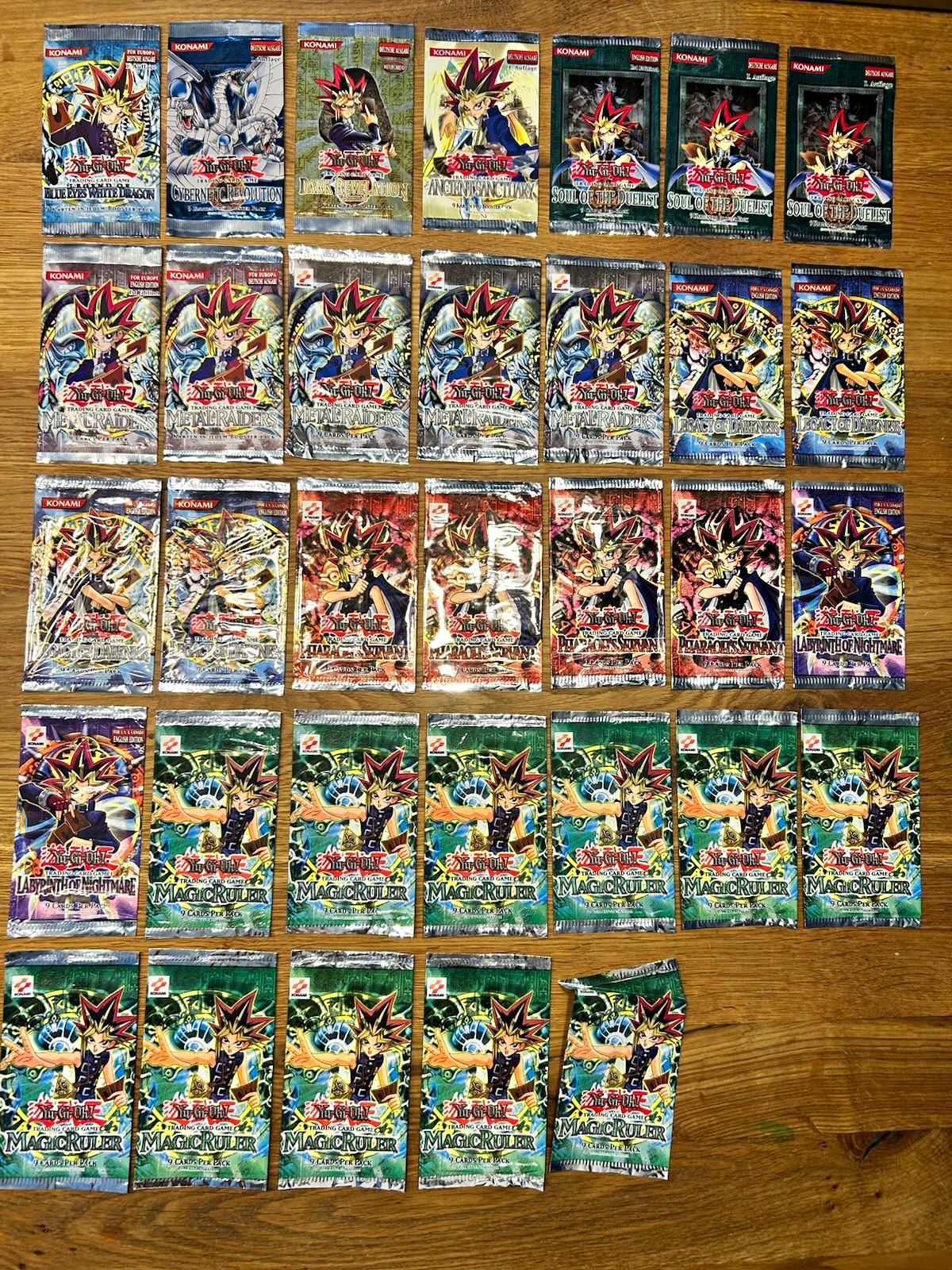 33x Yu-Gi-Oh! Booster Wrapper LEER Vintage Metal Raiders LOB LOD 1st Edition
