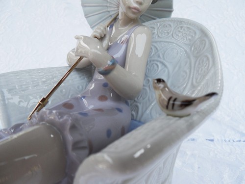 LLADRO" TRINO AY THE BEACH" PORCELAIN FIGURINE # 5666 - Picture 11 of 14
