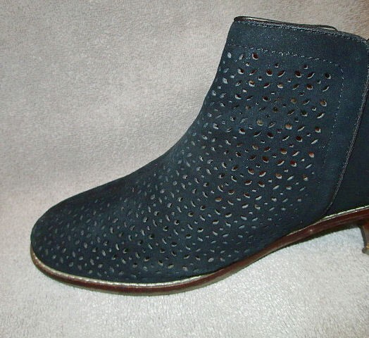 Picture 4 of 12