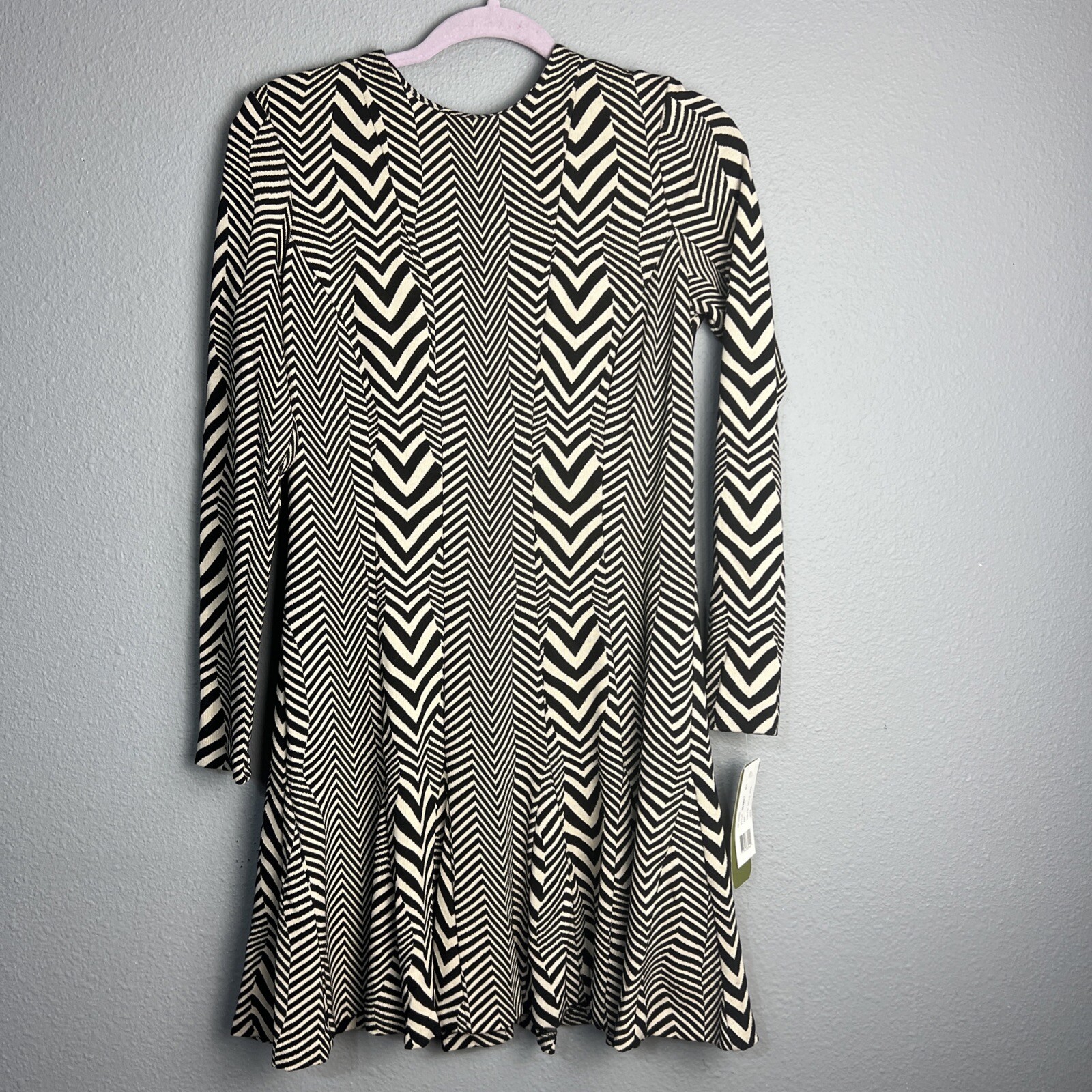 Artelier Nicole Miller Large Black & White Fit & Flare Dress Psychedelic Chevron