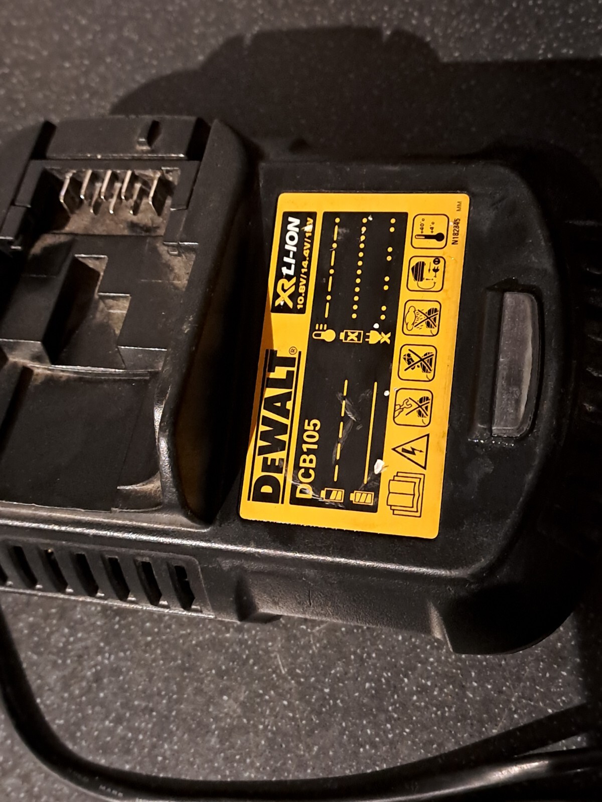 DEWALT DCH133 18V Cordless Hammer Drill + Battery 5055945278743 eBay