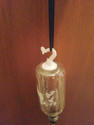 UNIQUE HAND-MADE HUMMINGBIRD FEEDER - Picture 4 of 5