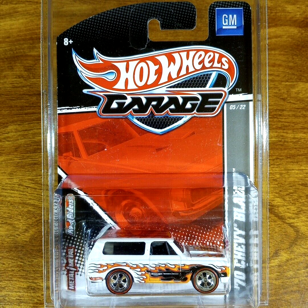 旧いHot Wheels Trailbusters Chevy リアルライダース Amazon.com: Mattel Hot Wheels 30th Anniversary Trailbusters