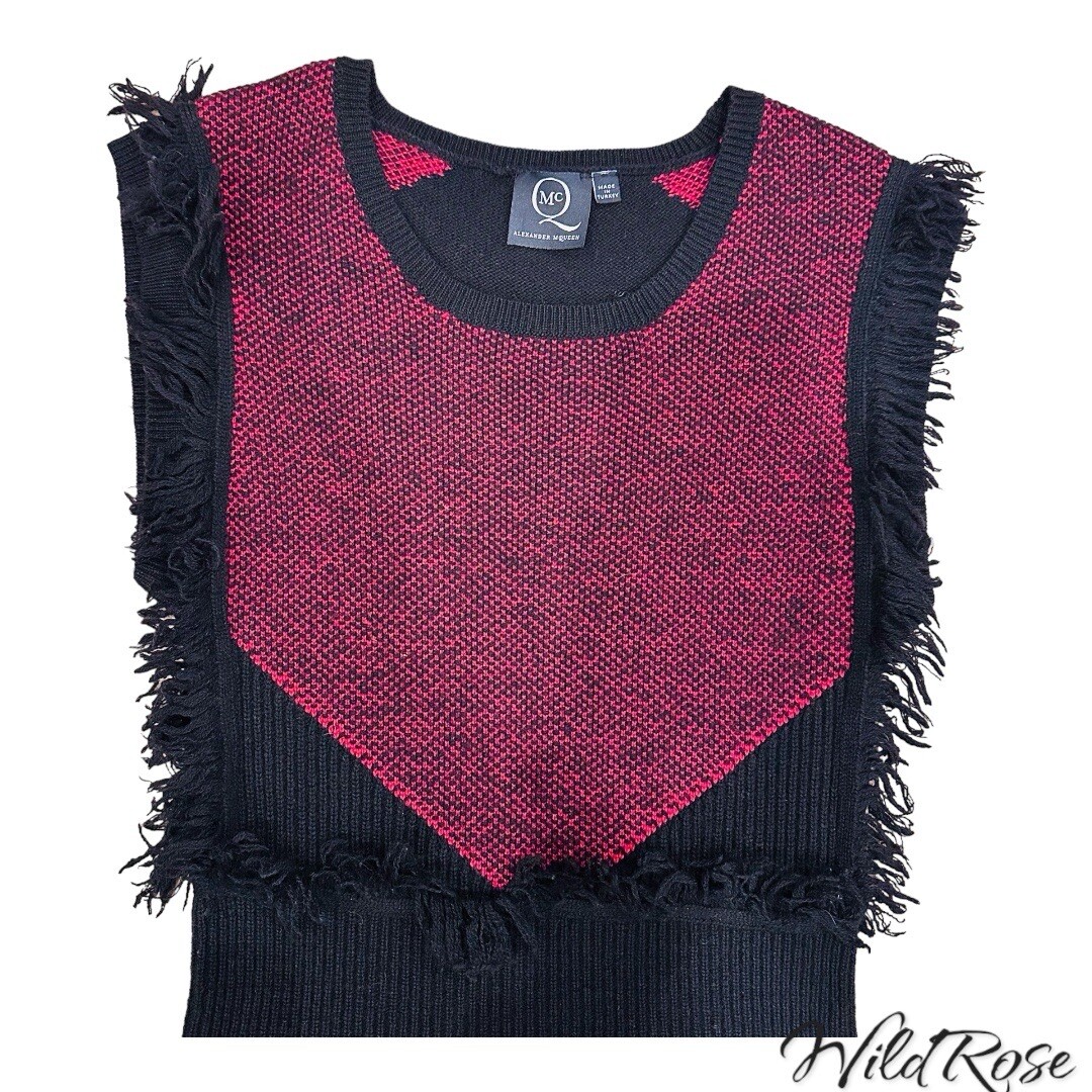 ALEXANDER MCQUEEN Vネックスハケッティストラッフミティトレス $675 McQ Alexander McQueen Red & Black Wool Cashmere Fringe