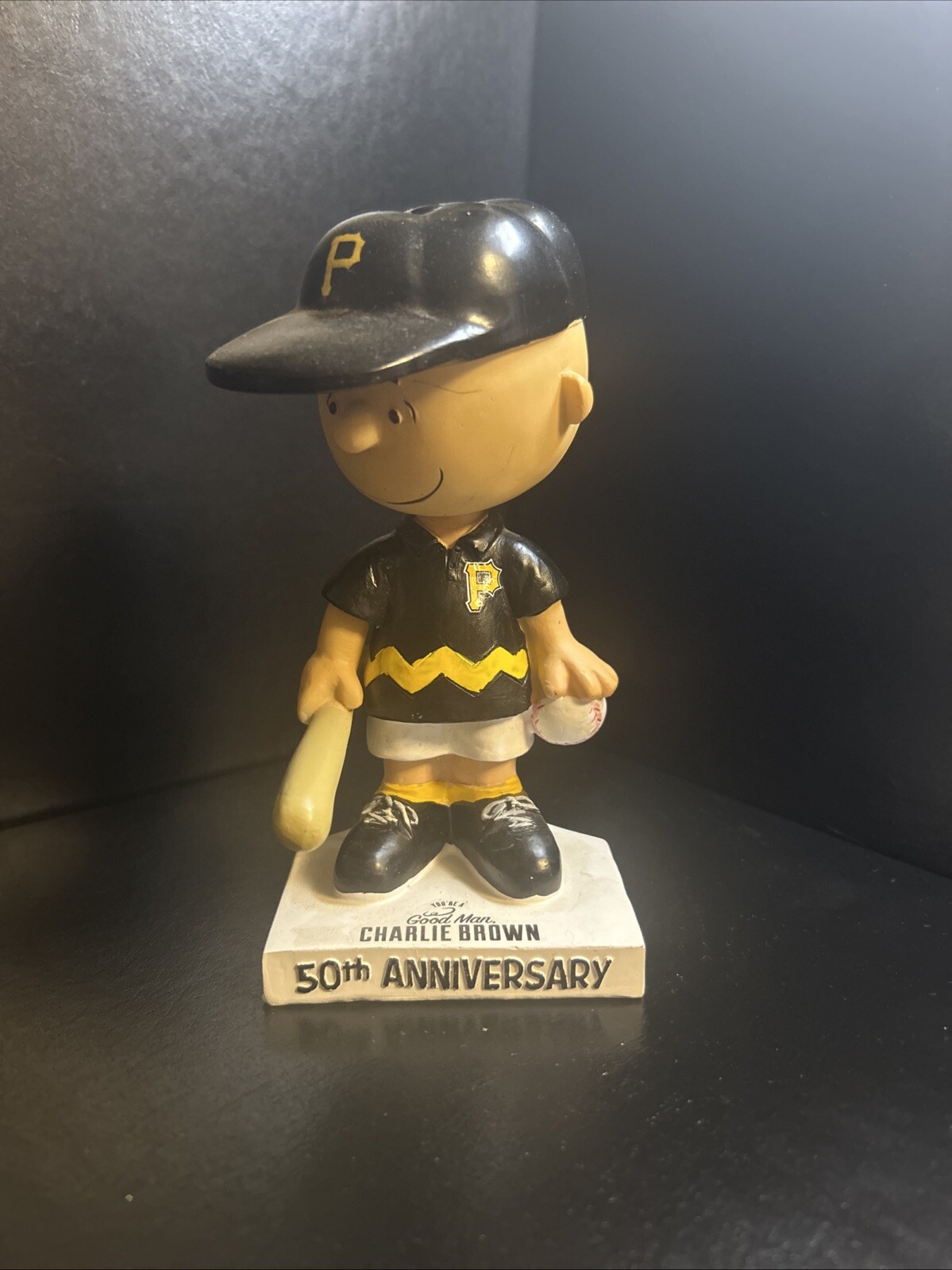 SNOOPY PEANUTS CHARLIE BROWN PITTSBURGH PIRATES BASEBALL BOBBLEHEAD FIGURE 2017