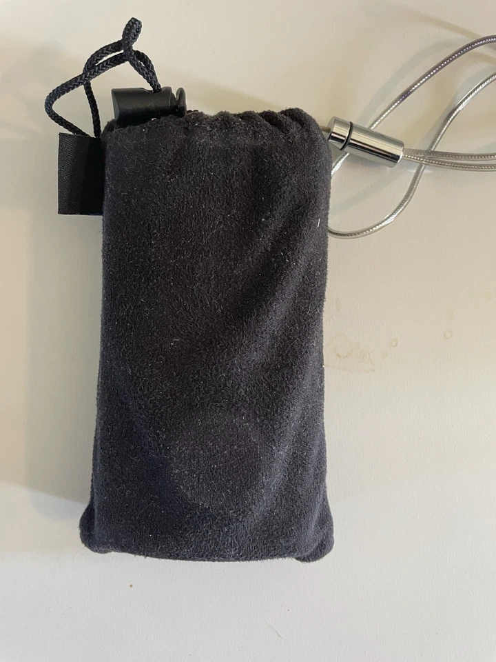 Flip Video U2120B Ultra HD Camcorder 8gb internal Memory. Black WORKING - Image 3 of 4