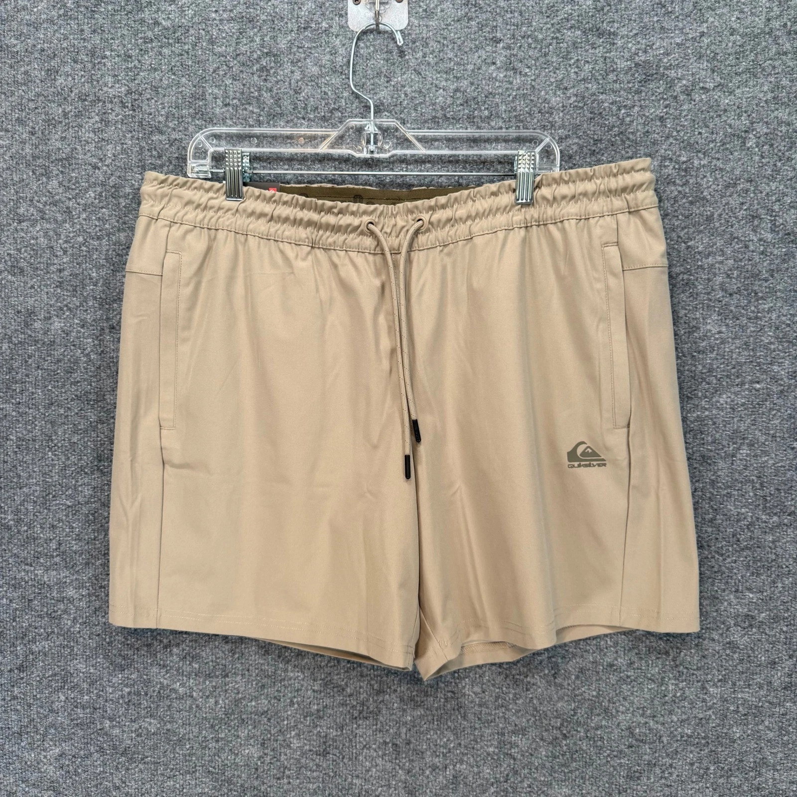 Quiksilver Hybrid Shorts Mens XL Beige 4 Way Stretch Comfort Waistband NEW
