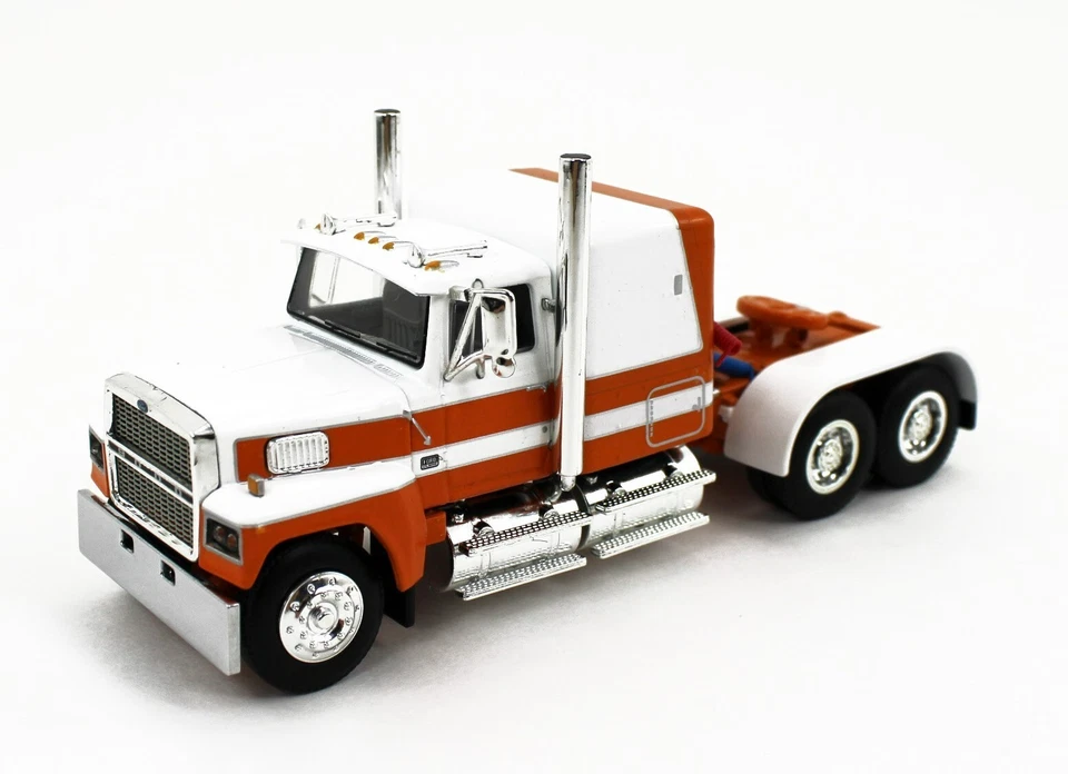 DCP 1:64 *WHITE & ORANGE* FORD LTL 9000 Flattop & Wilson Grain Trailer *NIB* - Image 4 of 4