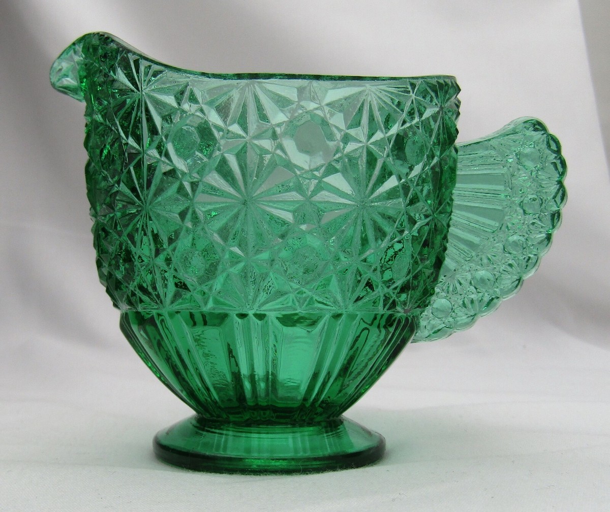 Fenton Art Glass Emerald Green Daisy And Button And Bows