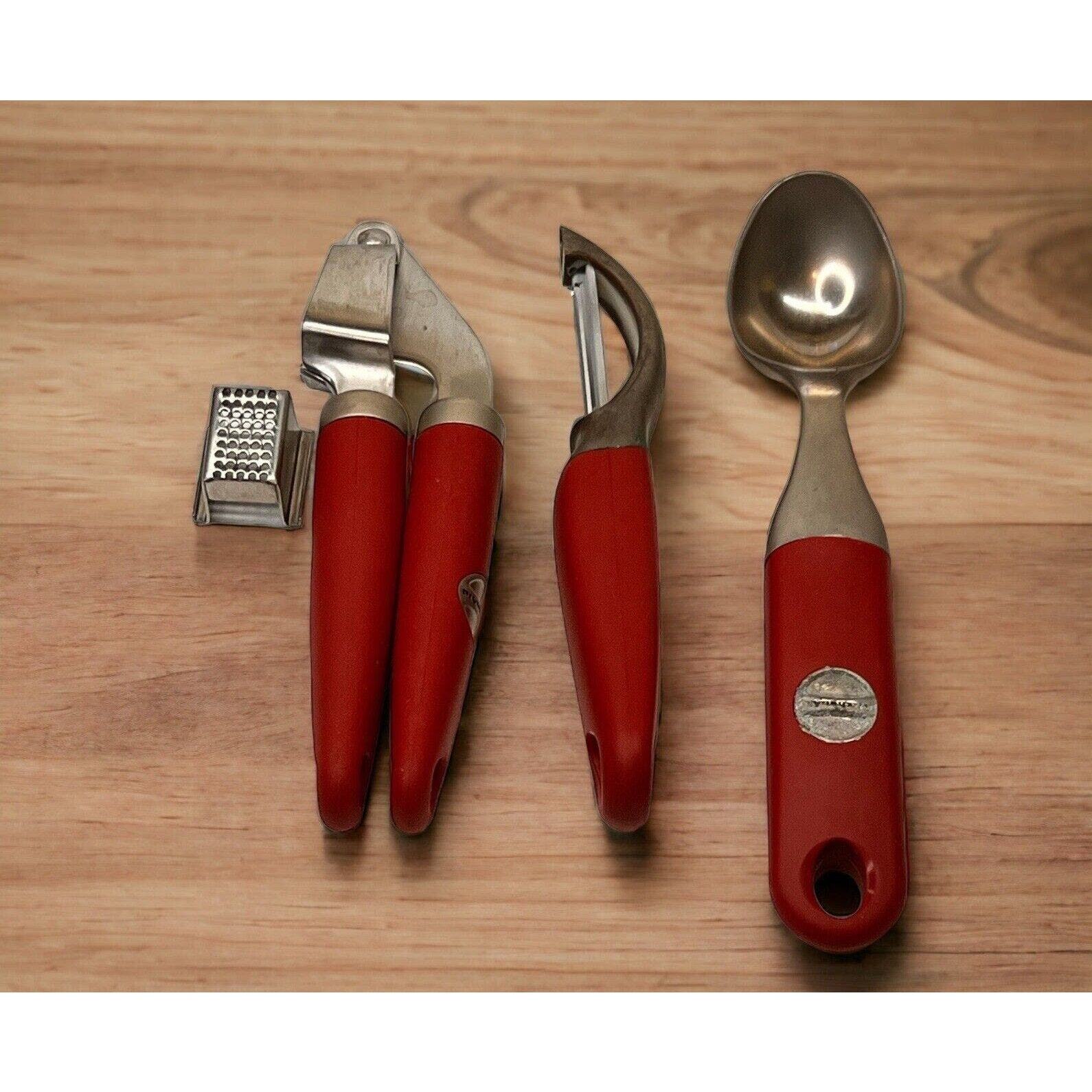 Kitchenaid Ice Cream Scoop, garlic press with basket, vegetable peeler Set READ-image