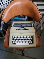 Olivetti Lettera 25 Manual Beige Typewriter thumbnail
