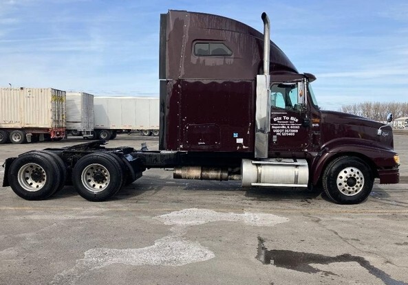 Semi-Truck 2006 International Eagle 9400i MANY NEW PARTS GREAT TIRES NO RECAPS