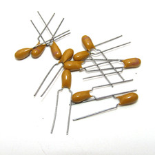  10 PCS  6.8uF 25V 10 Dipped Tantalum Capacitors -- NOS