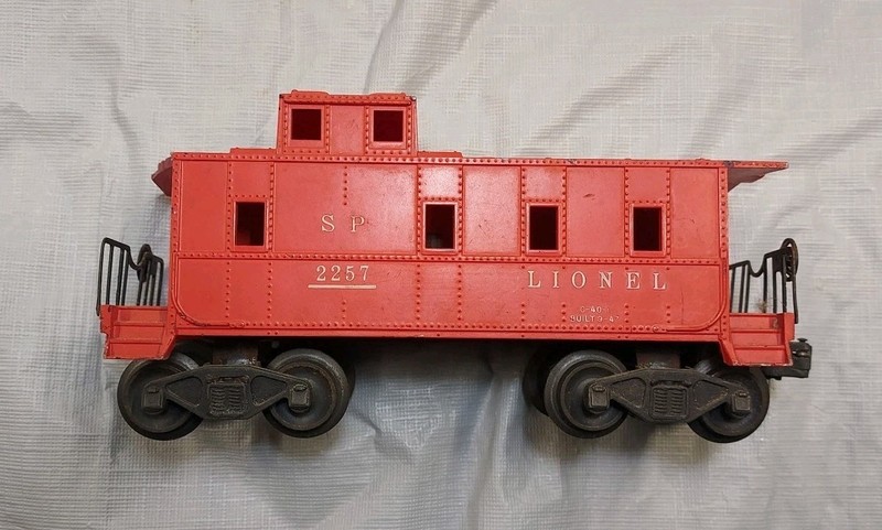 Lionel 6257 SP Southern Pacific Red O Gauge Caboose Train Car TOP DAMAGE