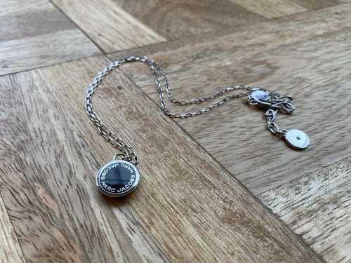 Marc Jacobs Pendant Necklace - Silver Tone Black Enamel Logo Disc Pendant Chain - Picture 5 of 13