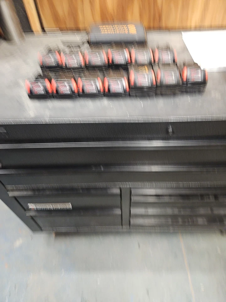 Huge Milwaukee Tool Lot  Of 13 Batteries And Parts.  - Image 4 of 4