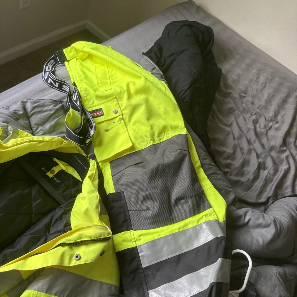 Hi-Vis Reflective Waterproof Work Jacket/Liner Jacket/ Radians Work Pants - Image 3 of 4