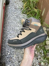 Gravity Defyer G•Defy Sierra Waterproof Hiking Boots Size 9 Woman’s ($210)