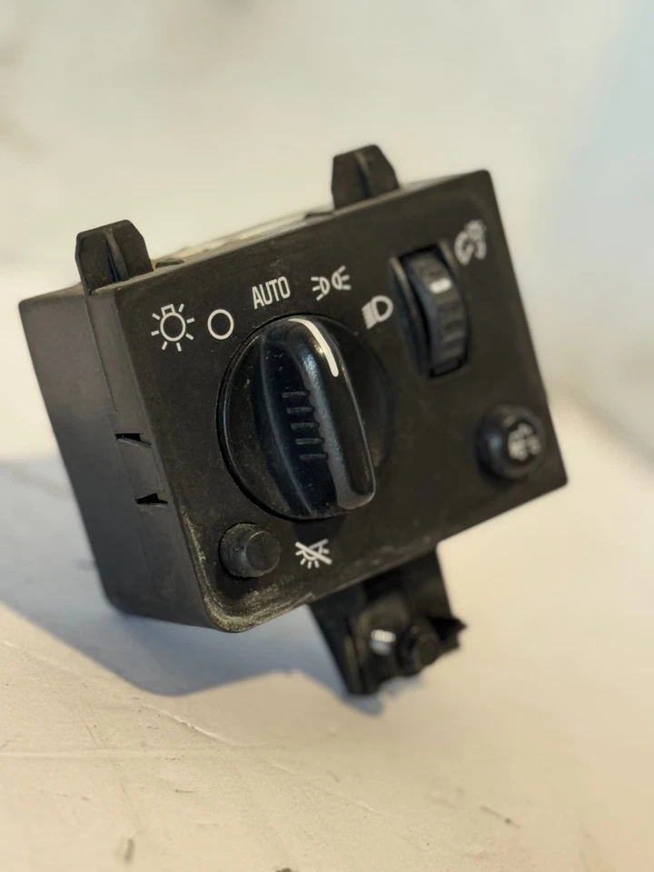 2004-2012 GMC CANYON 4X4 HEAD LIGHT & INTERIOR CONTROL SWITCH UNIT OEM - Image 4 of 4