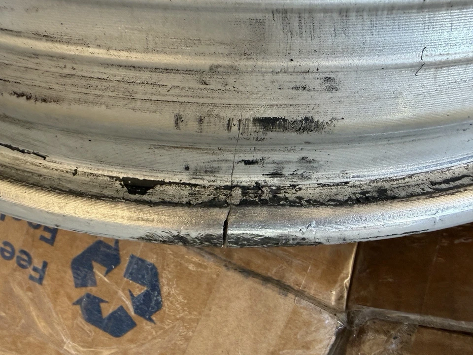 Llanta deportiva original de 19 pulgadas Tesla 3 modelo 19 2017-2021104422400A 104422400B Foto 3 de 3