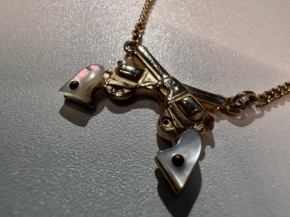 Barra de corbata Swank vintage con otros revólveres de mango de perlas, ¡gran forma! Foto 3 de 4