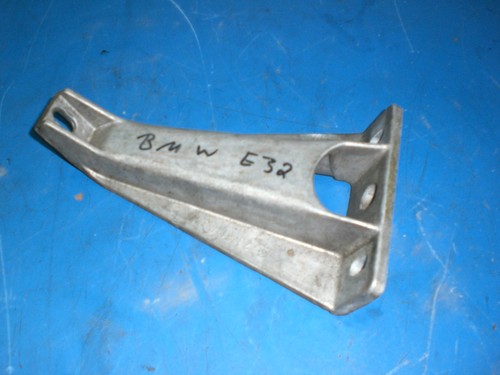 BMW 7er E32 Getriebe / Motor Halter Halterung