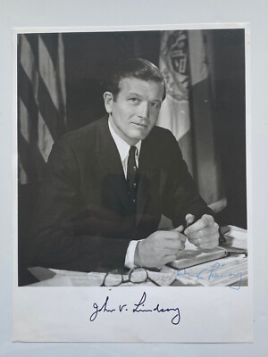 John Lindsay  - US-Politiker - original Autogramm -  Großfoto  24 x 18 cm