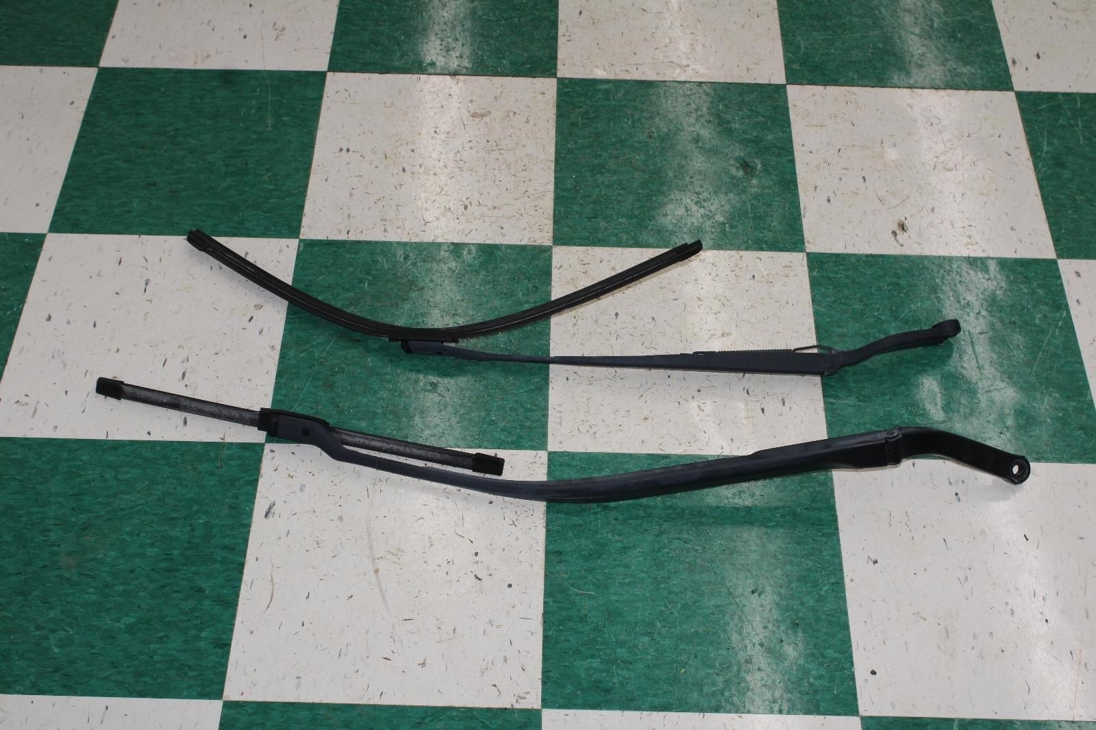 Maserati Ghibli 2014-2017 Front Left, right Windshield wiper sets Pair