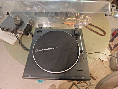 4H- working AUDIO TECHNICA turntable model  AT-LP60X- no damage