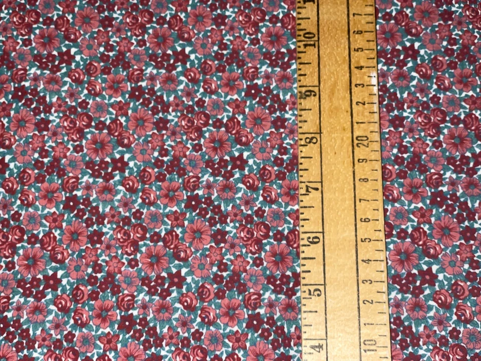 By 1/2 码复古小号花卉印花雏菊玫瑰粉色深红色棉织物 BTHY — 第 3/4 张图片