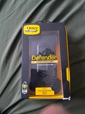 Very Lightly Used Defender Otter Box Black Phone Case Protector w/clip