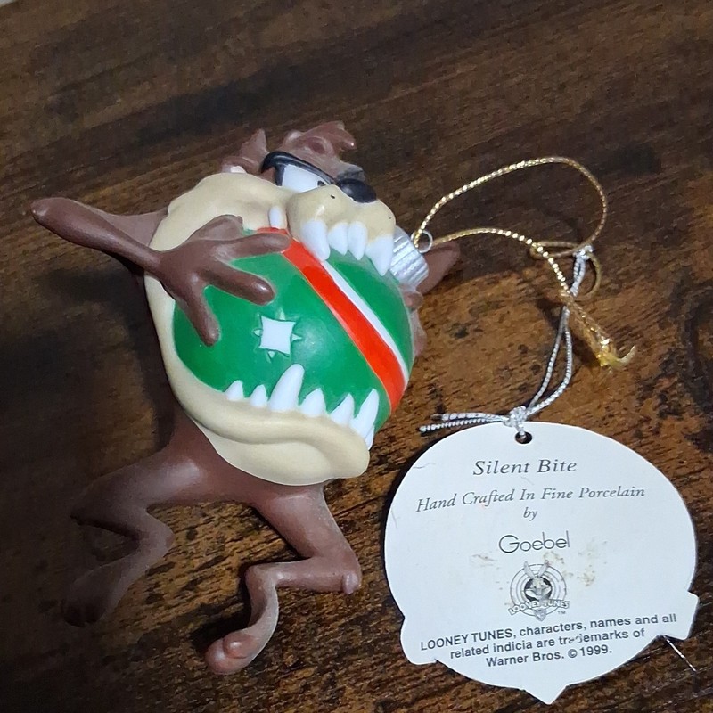 Goebel Looney Tunes Taz Silent Bite Classic Collection Porcelain Ornament 1999