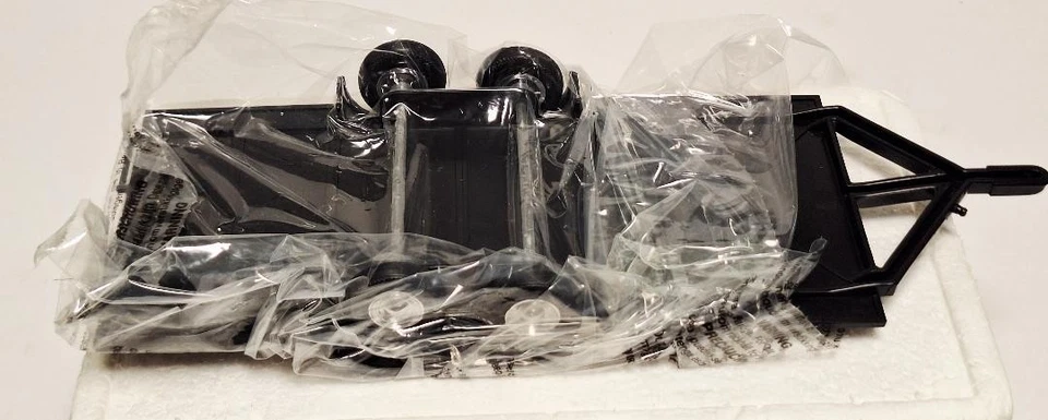 Ertl 收藏品 1940 年福特轿跑车带拖车 Napa 颜色黄色车身蓝色挡泥板 — 第 2/4 张图片