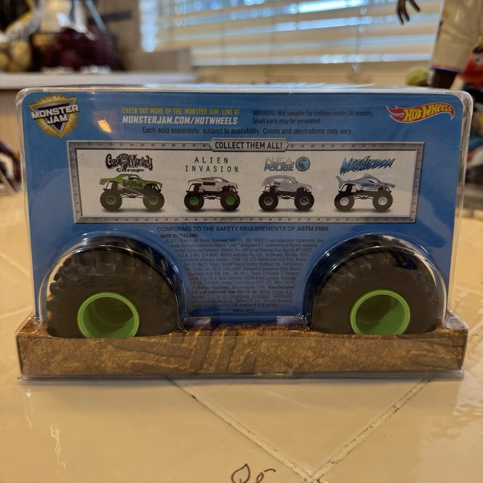 Monster Truck Hot Wheels Monster Jam Gas Monkey Garage escala 1:24 2017 nuevo Foto 4 de 4