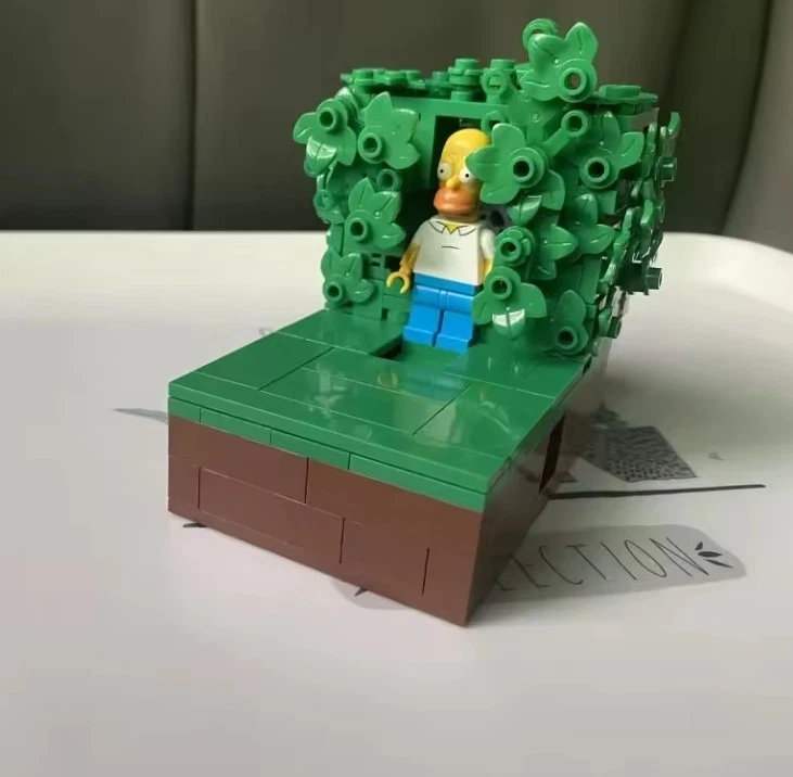 Homer Simpson Disappearing into Bush Meme Building Blocks Set Toy (Not Lego) New - Image 4 of 4