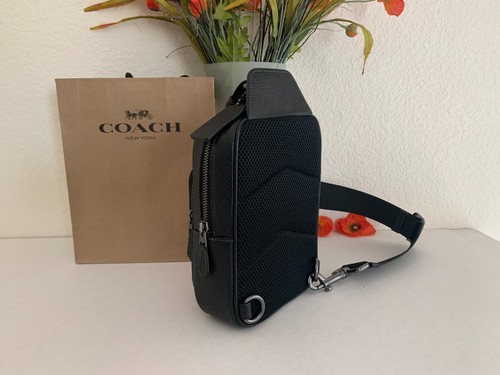 NWT Coach CAJ39 Racer Sling Pack with Varsity Motif Pebble Leather Black/Chalk - Picture 4 of 10