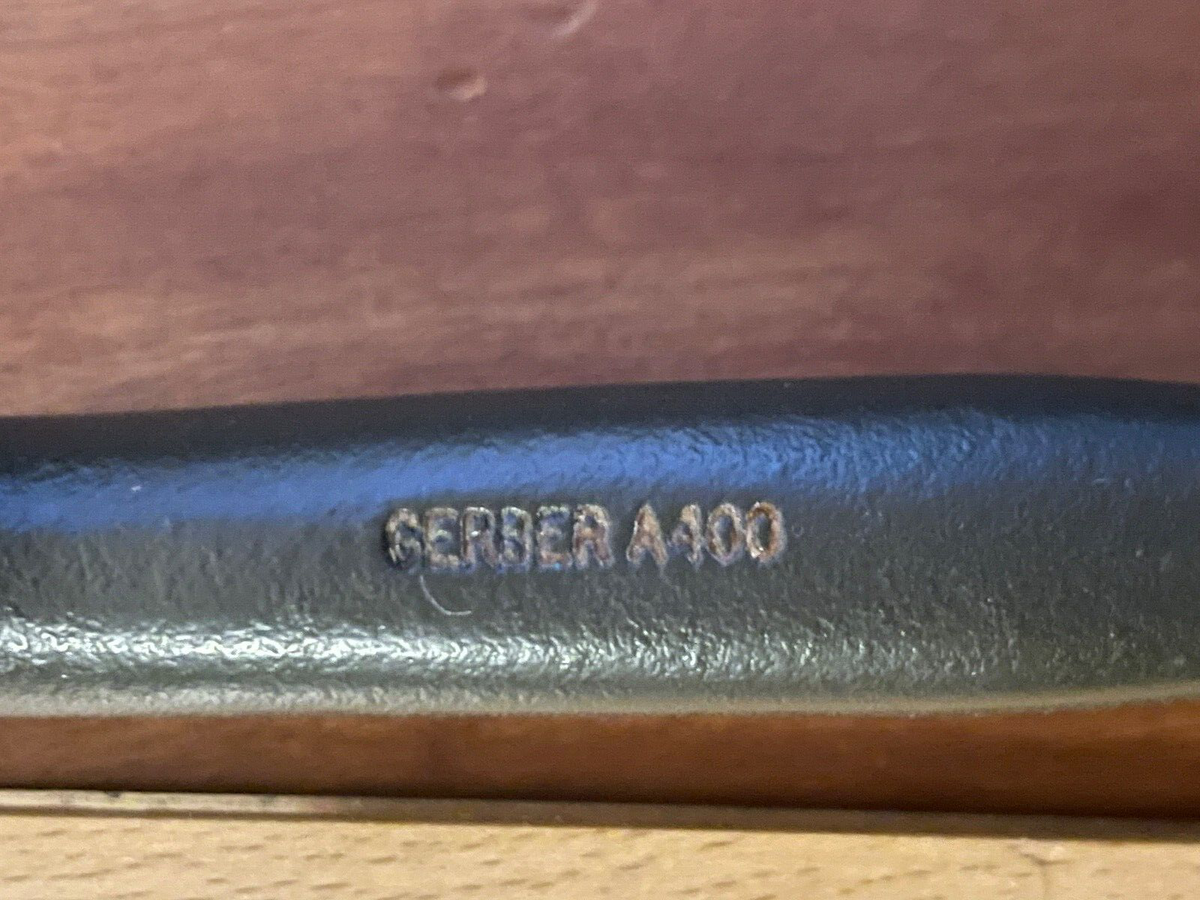 VINTAGE GERBER Carbon Steel A400 ARMORHIDE HANDLE KNIFE AND VINTAGE GERBER Carbon Steel A400 ARMORHIDE HANDLE KNIFE AND