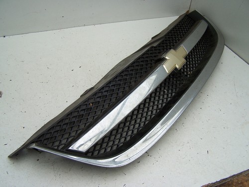Chevrolet Lacetti estate front grille assembly (2004-2008) - Picture 2 of 4