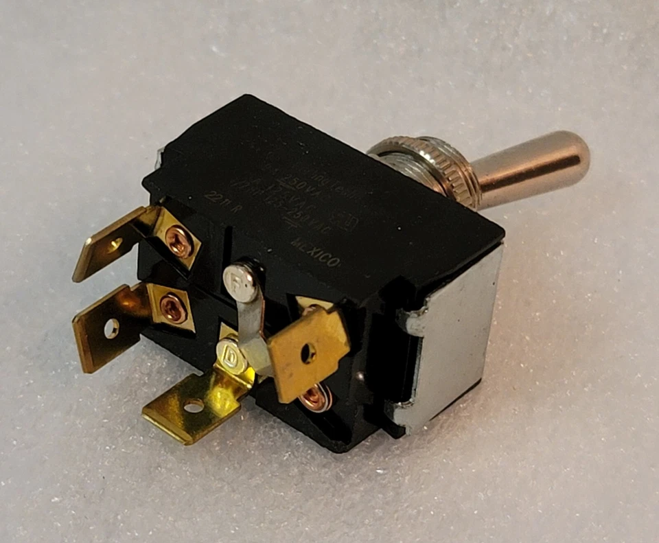 Interruptor de palanca de 4 clavijas con tuerca Foto 3 de 4