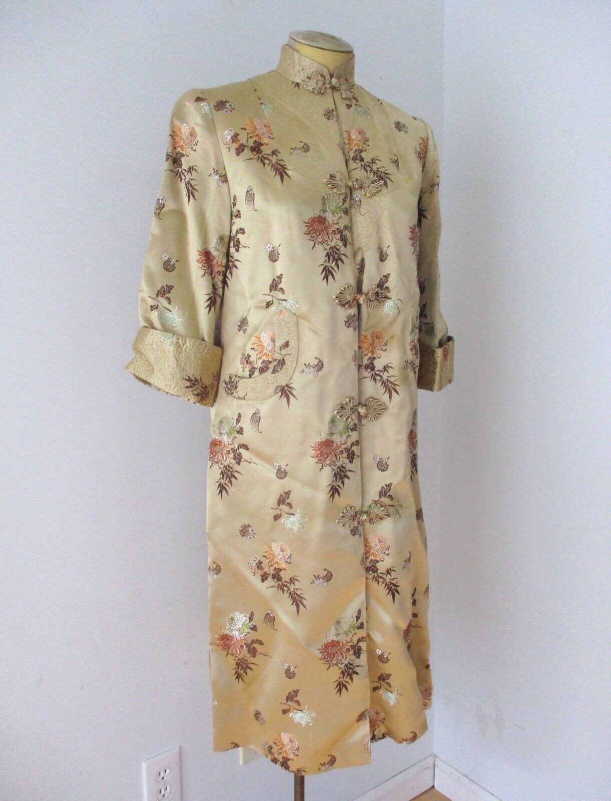 Vtg gold chinois embroidered rayon satin Asian fl… - image 3