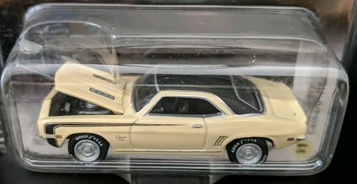 1969 Camero RS/SS Johnny Lightning Gold Series Muscle Cars Cream Black Top NIP - Picture 2 of 9