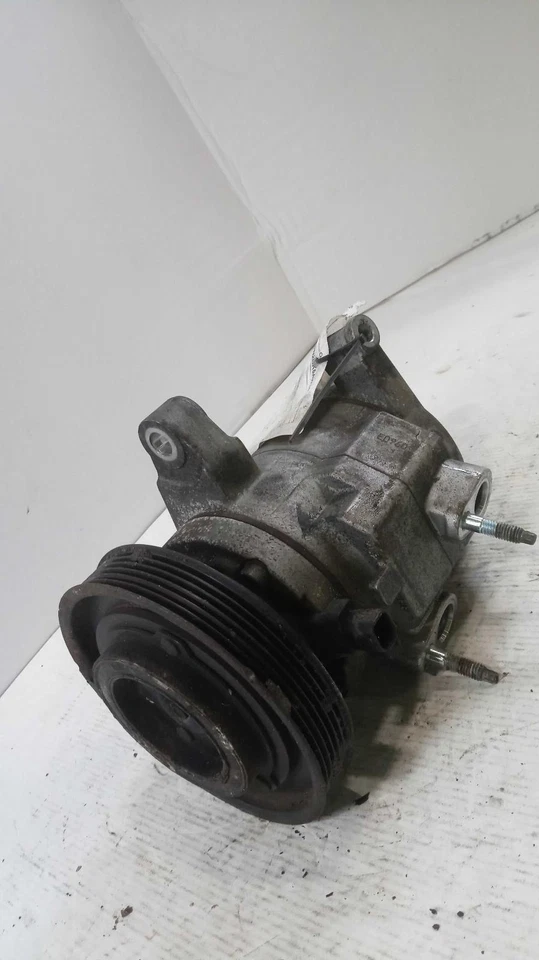 2010 Jeep Liberty A/C Compressor 3.7L OEM 55111506AA 152K Miles White - Изображение 2 из 4