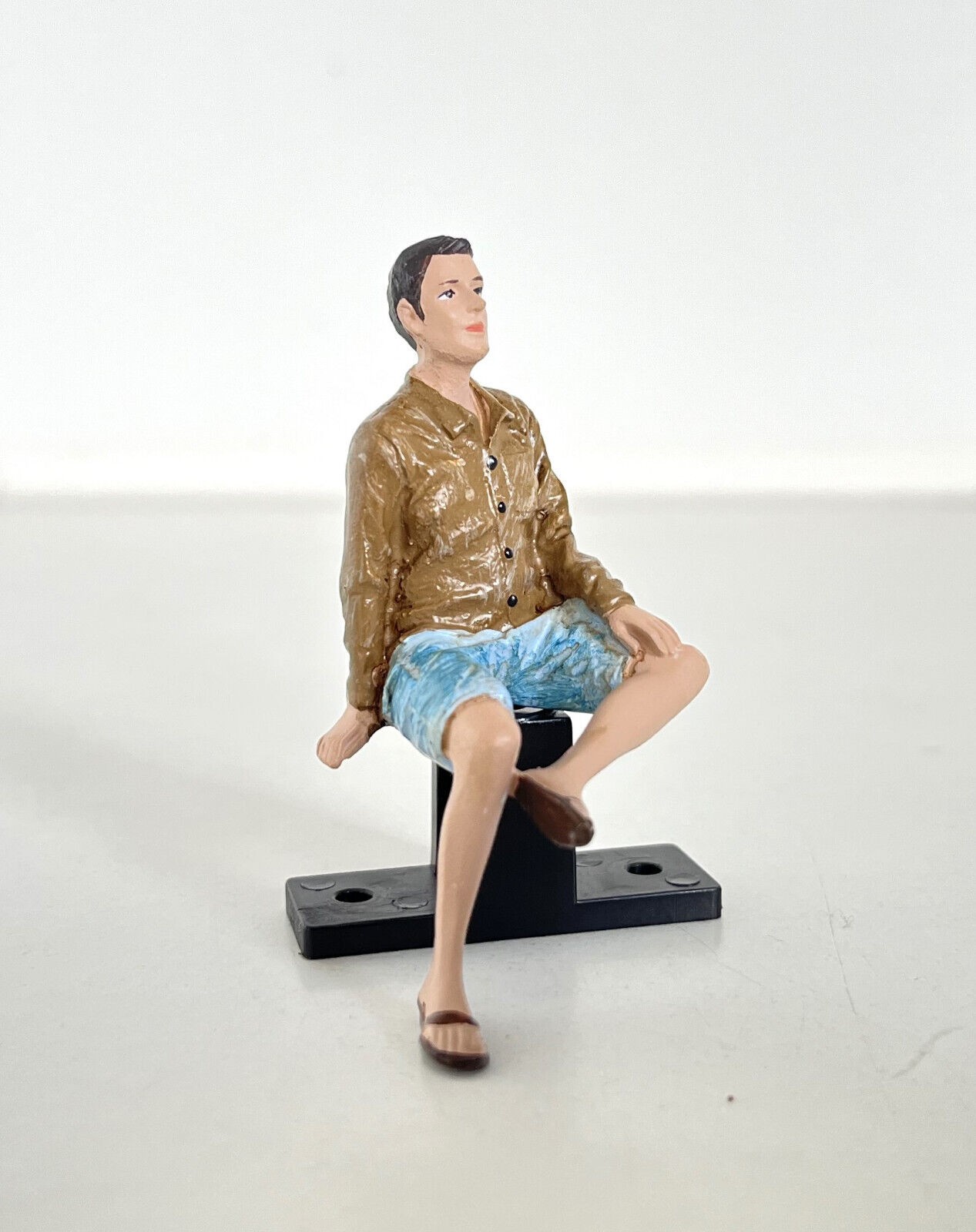 American Diorama Gauge G ""Young, Sitting Man"" Article: 38317