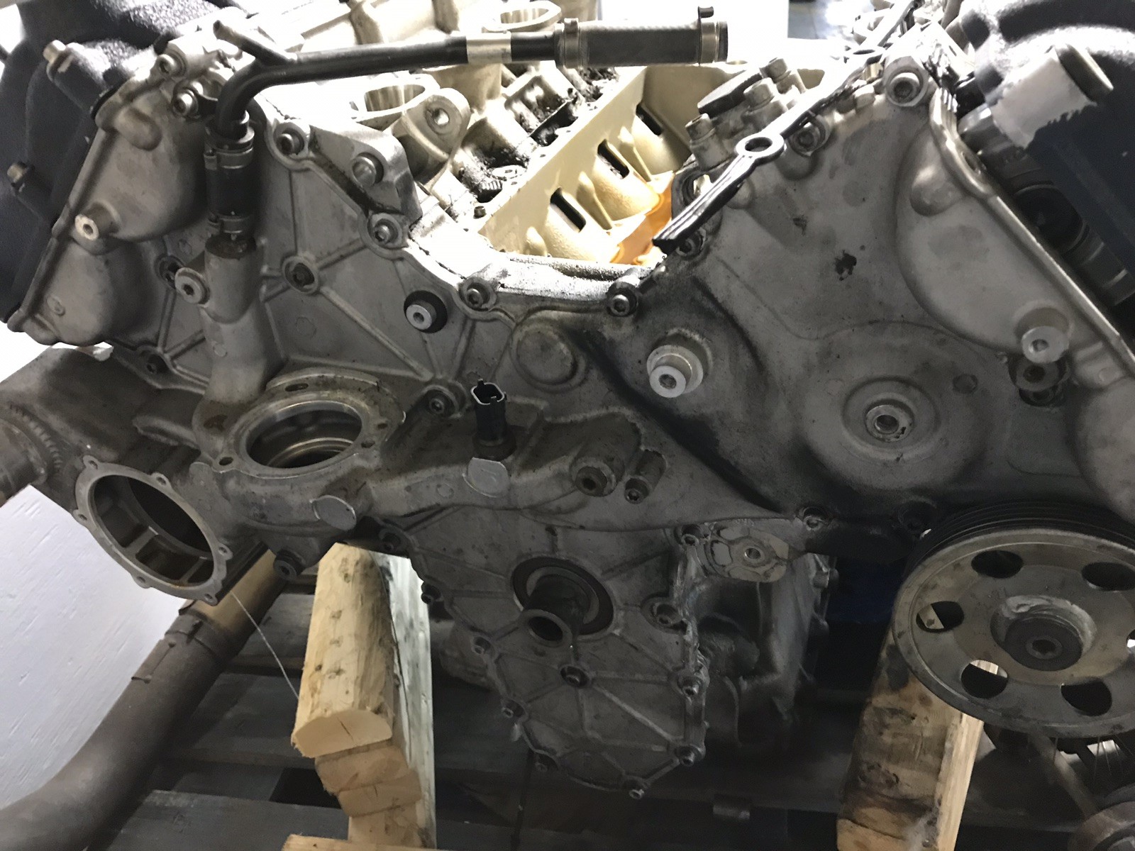 Maserati Front Timing Chain Cover 4.2 Wet Sump